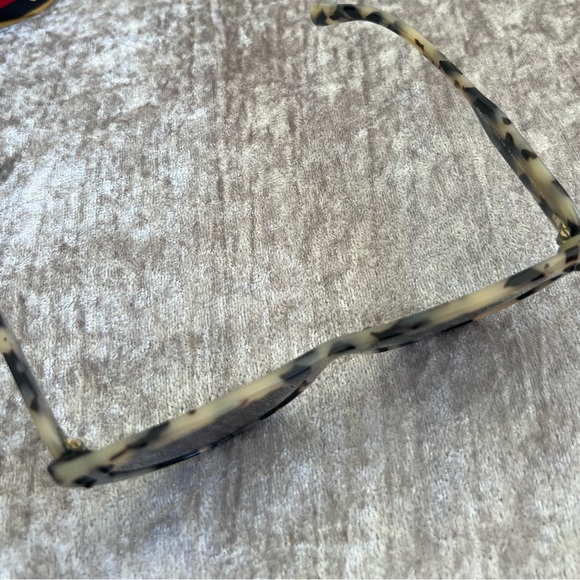 MIU MIU SUNGLASSES IN GREAT CONDITION AND EXCELLENT PRICE - Picture 3 of 8